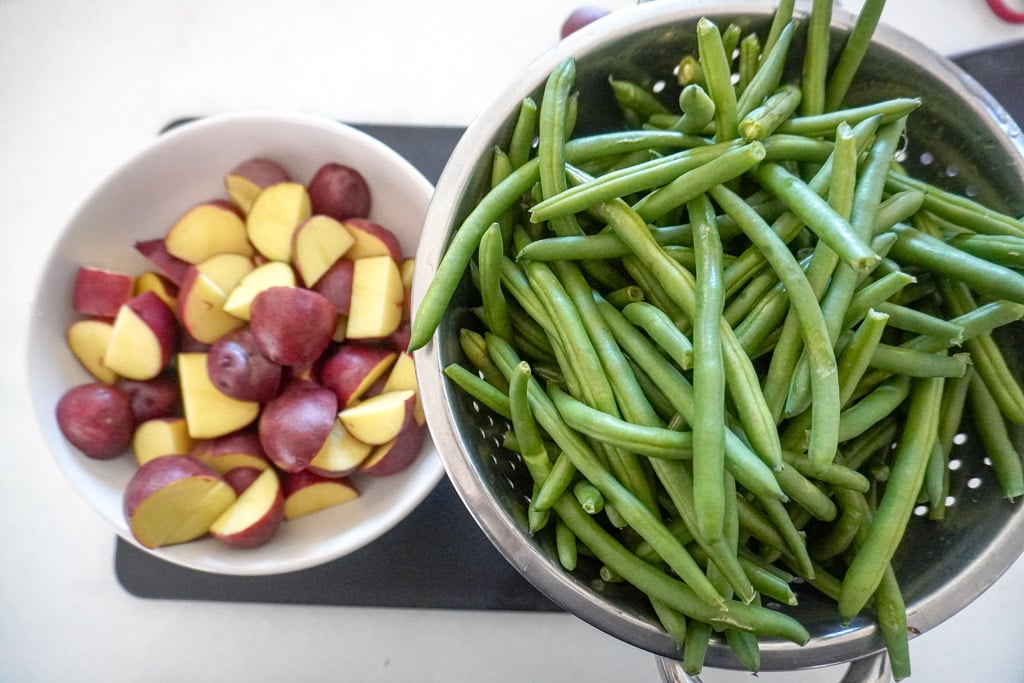 main ingredients for smothered green beans