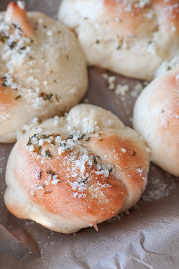 baked garlic knots